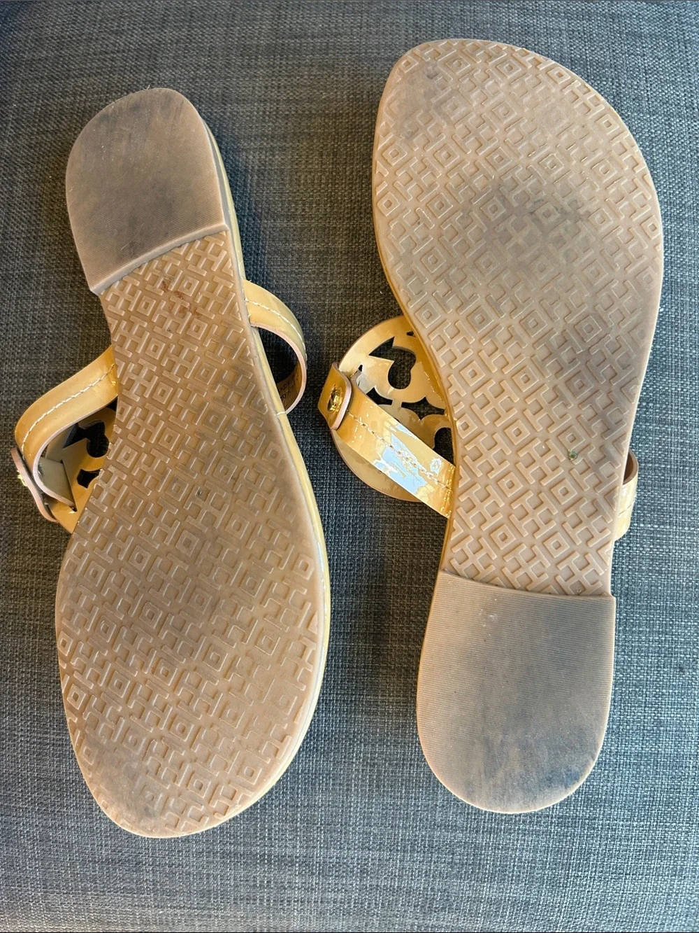 Tory Burch Miller Flip Flop Sandal in Sand Patent Size 8.5